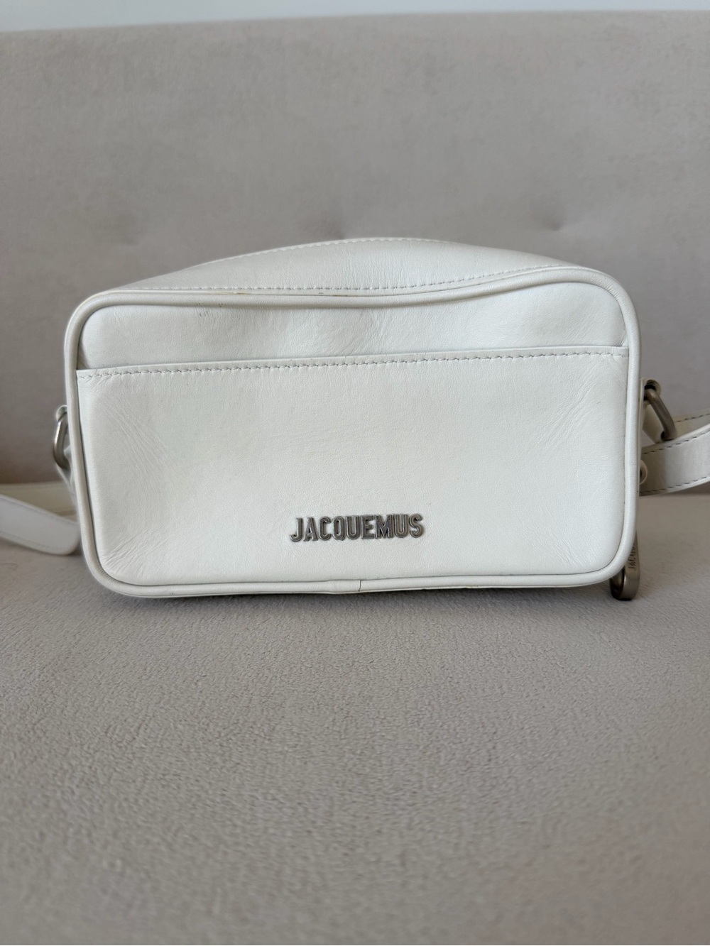 JACQUEMUS Le Baneto
Leather Crossbody Bag